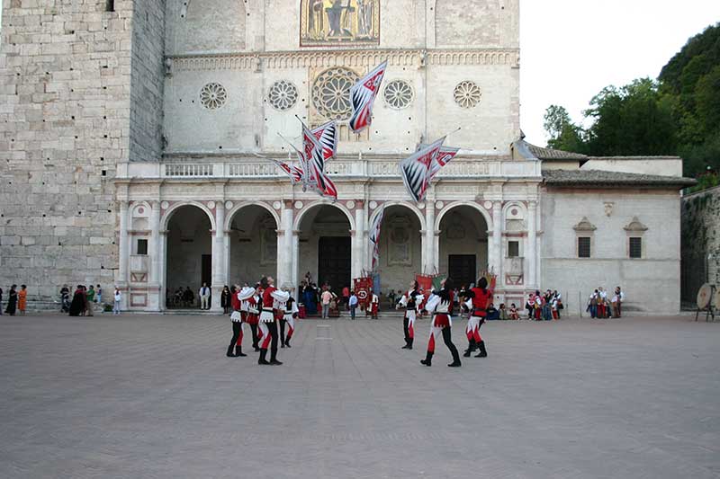 Il Torneo - Sbandieratori di Assisi