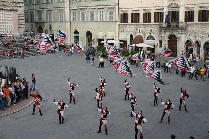 La Grande Squadra - Sbandieratori di Assisi