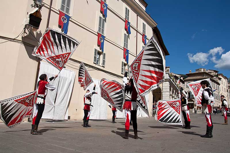La Grande Squadra - Sbandieratori di Assisi