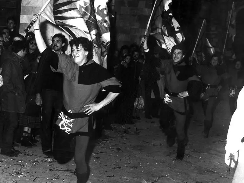 Sbandieratori di Assisi durante uno spettacolo