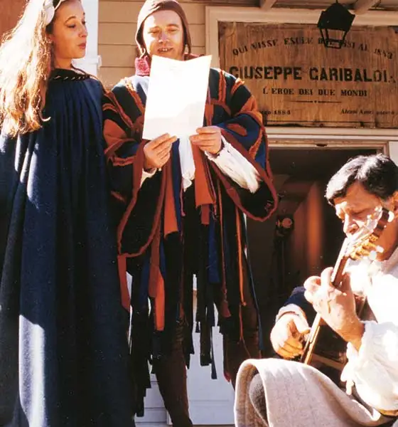 Sbandieratori di Assisi ad Assisi nel 1984, foto d’archivio