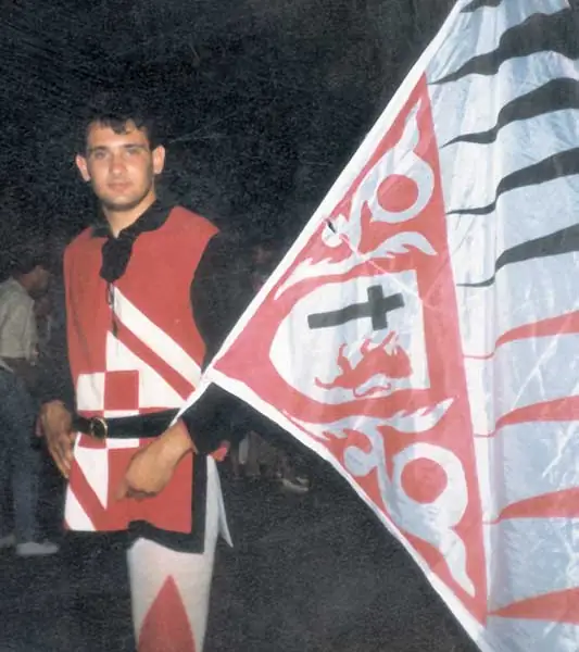 Sbandieratori di Assisi ad Assisi nel 1985, foto d’archivio