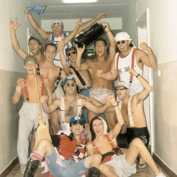 Sbandieratori di Assisi ad Assisi nel 1991, foto d’archivio