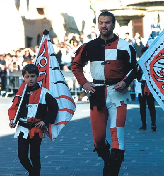 Sbandieratori di Assisi ad Assisi nel 1997, foto d’archivio