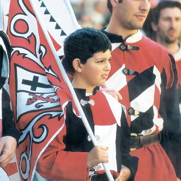 Sbandieratori di Assisi ad Assisi nel 1997, foto d’archivio