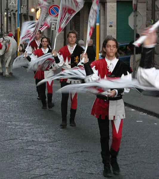 Sbandieratori di Assisi ad Assisi nel 2007, foto d’archivio