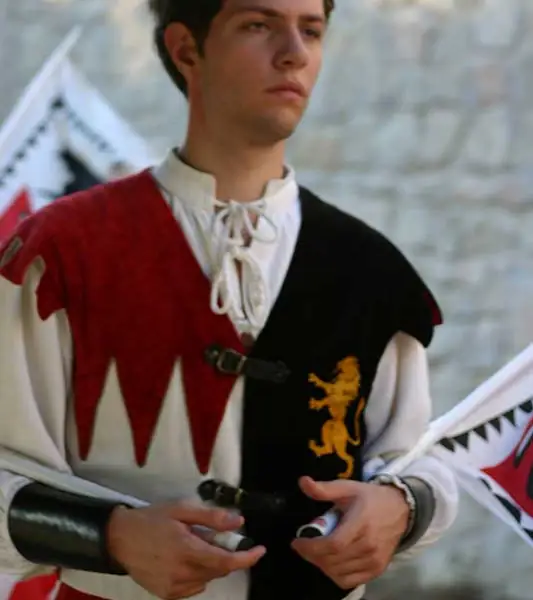 Sbandieratori di Assisi ad Assisi nel 2007, foto d’archivio
