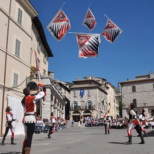 Sbandieratori di Assisi ad Assisi nel 2012