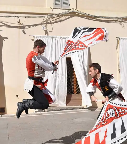 Sbandieratori di Assisi ad Assisi nel 2012, foto d’archivio