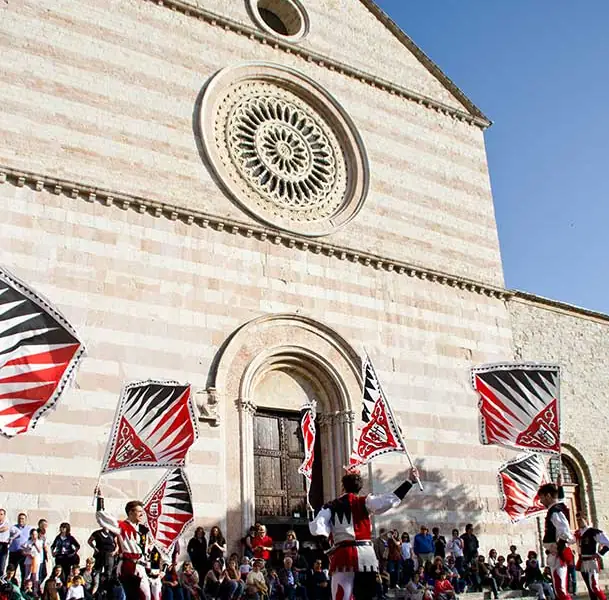 Sbandieratori di Assisi ad Assisi nel 2013, foto d’archivio