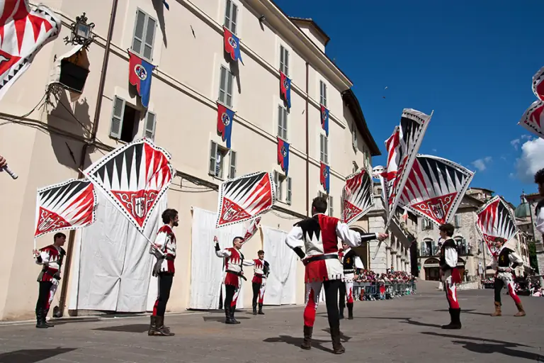 Sbandieratori di Assisi ad Assisi nel 2014