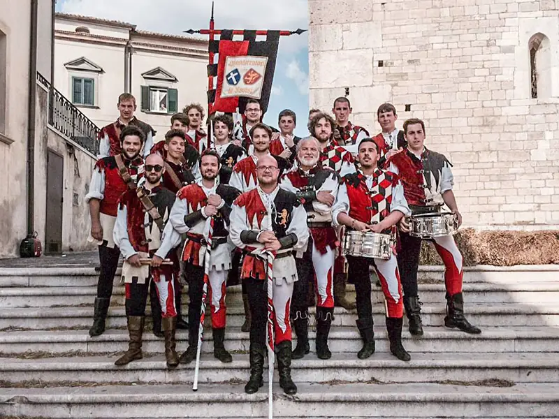 Sbandieratori di Assisi a Melfi nel 2014