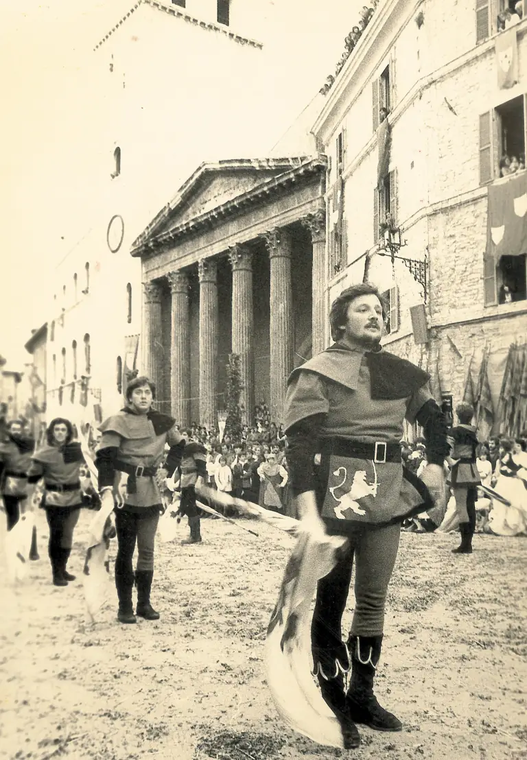 Sbandieratori di Assisi ad Assisi nel 1979