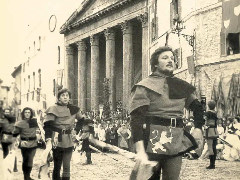 Sbandieratori di Assisi ad Assisi nel 1979