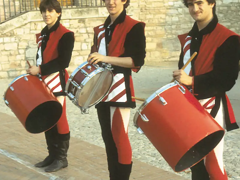 Sbandieratori di Assisi ad Assisi nel 1982