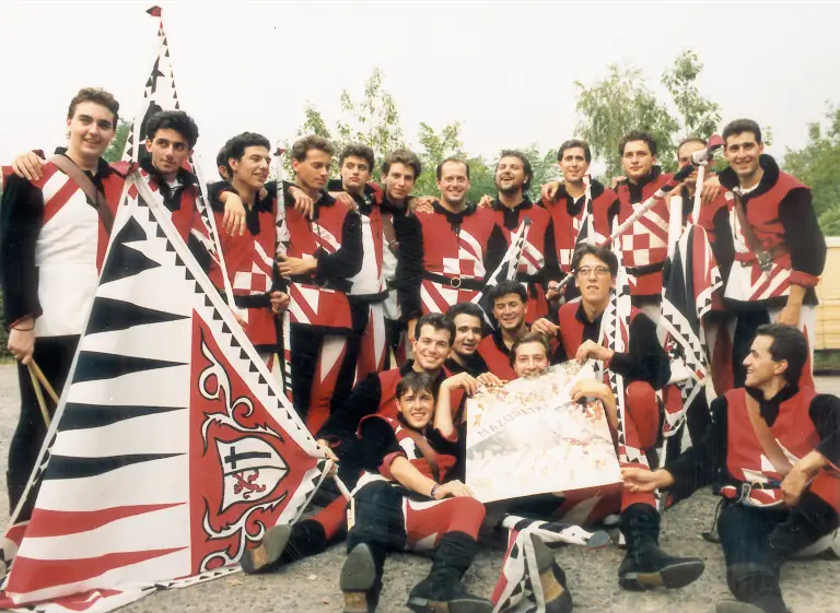 Sbandieratori di Assisi a Ungheria nel 1988