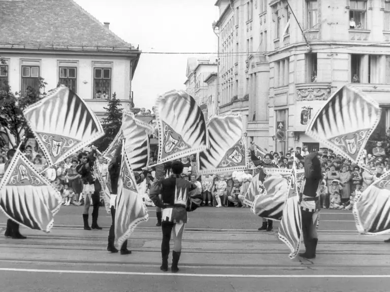 Sbandieratori di Assisi a Ungheria nel 1989
