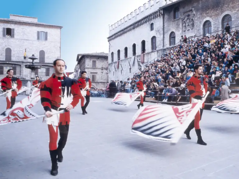 Sbandieratori di Assisi ad Assisi nel 1991