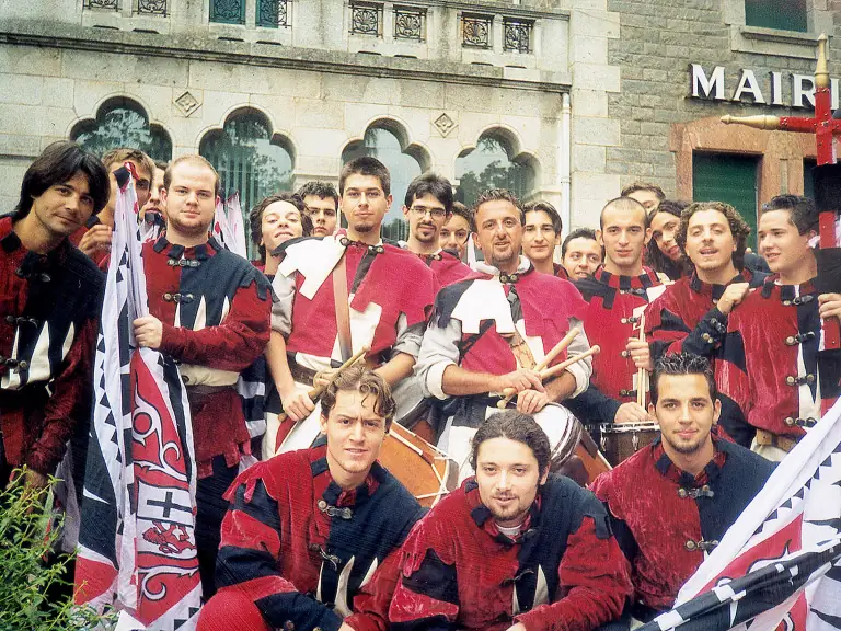 Sbandieratori di Assisi a Francia nel 2000