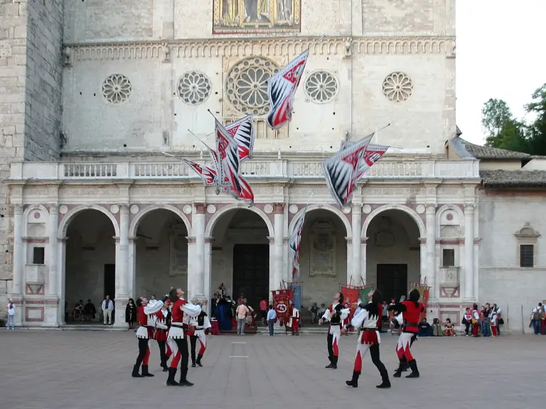 Sbandieratori di Assisi a Spoleto nel 2006