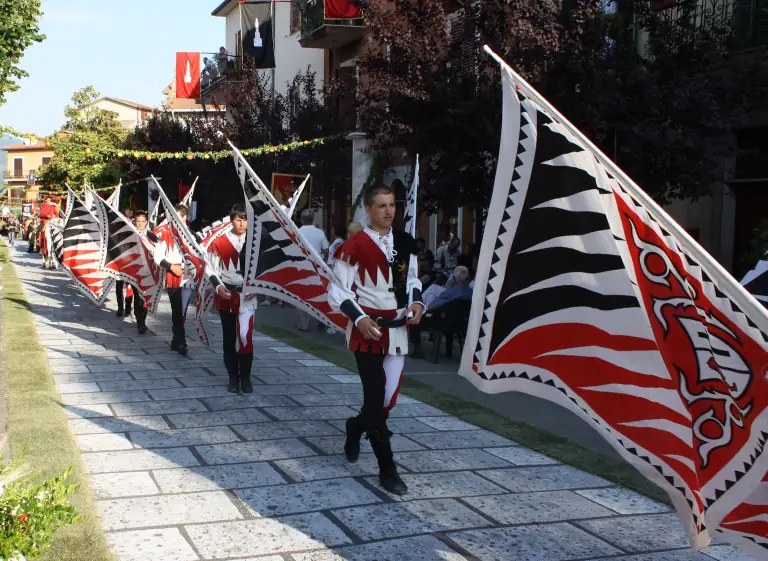 Sbandieratori di Assisi a Montelibretti nel 2009