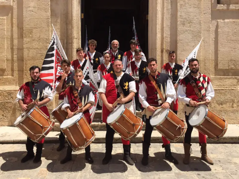 Sbandieratori di Assisi a Grottaglie nel 2015