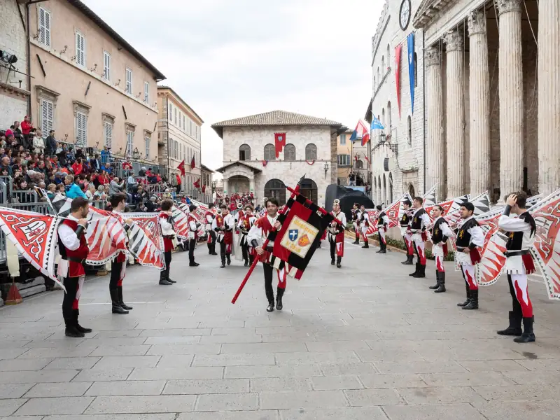 Sbandieratori di Assisi ad Assisi nel 2018