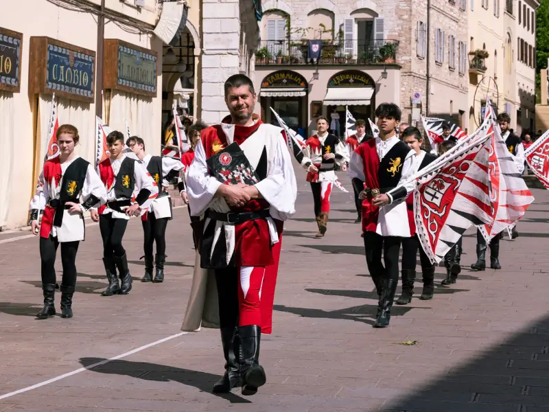 Sbandieratori di Assisi ad Assisi nel 2023