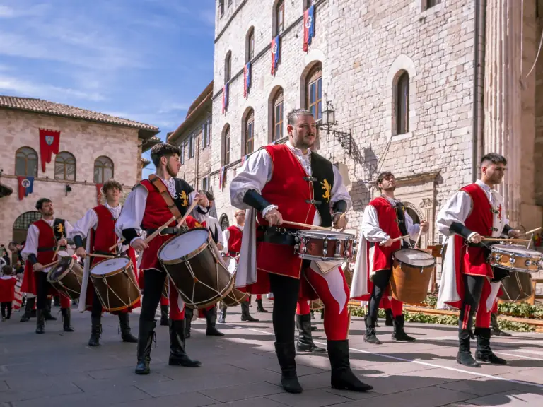Sbandieratori di Assisi ad Assisi nel 2023