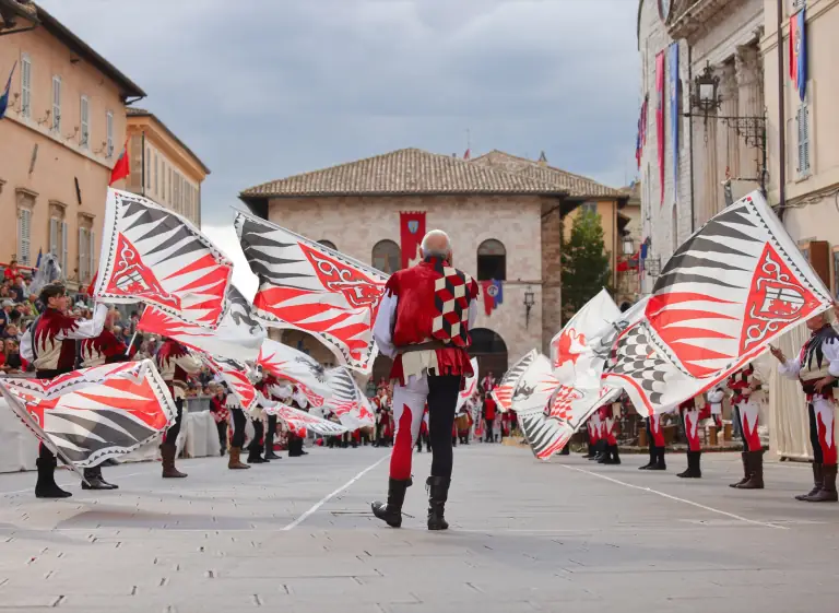 Sbandieratori di Assisi ad Assisi nel 2025