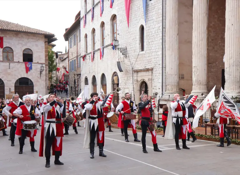 Sbandieratori di Assisi ad Assisi nel 2025